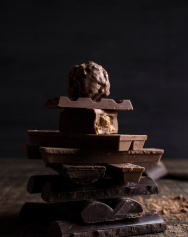 dark-chocolate-bar-piramid-candy